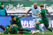 北京国安激情逆转，3-1力克深圳新鹏城，捍卫首都荣耀