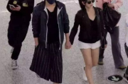 陈妍希一瘸一拐赴酒吧与付辛博欢聚，亲密互动引发网友热议