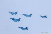 原声直击，多架歼-10实战硬刚外军机，捍卫领空尊严！