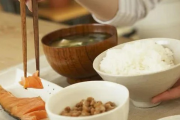 日本民众饮食变革，从每日米饭到每周三次，健康观念的转变引人关注