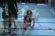 美女机器人横扫赛场，击倒对手后拍屁股挑衅，引燃全场激情！