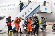惊心动魄！上海飞银川客机触地复飞备降西安，紧急救援彰显民航安全力量