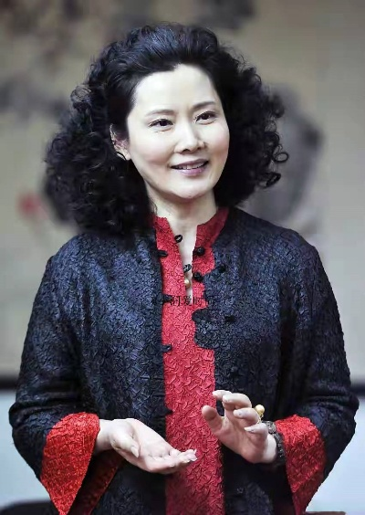 岁月从不败美人—致敬何赛飞