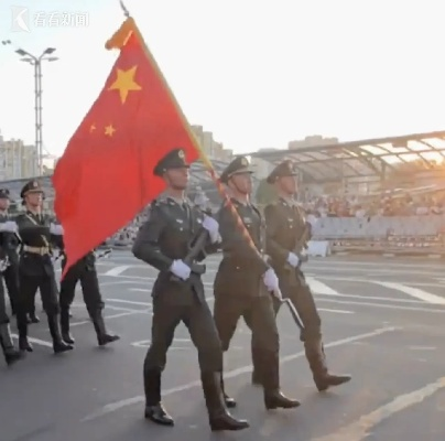 白俄军乐团鼓点激昂，解放军正步铿锵—硬核交响奏响国威