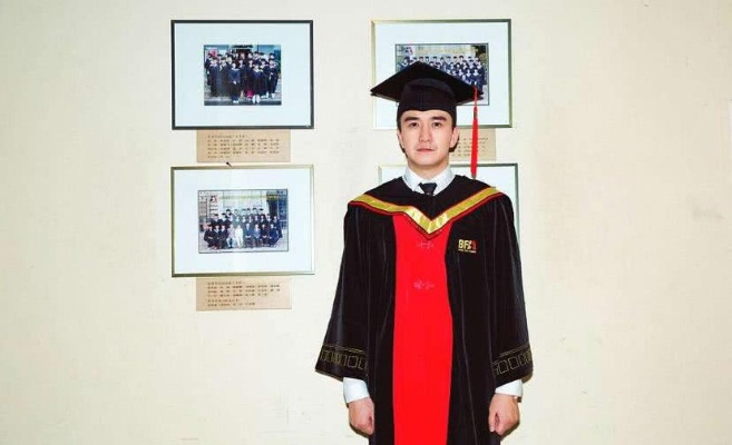 黄晓明、金世佳以同等学力申请读博，娱乐圈学霸风采再现