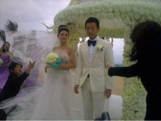 汪小菲两次婚礼差距大，奢华与简约的鲜明对比