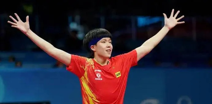 王楚钦让二追四，超级逆转演绎中国乒乓球的传奇之夜，挺进8强！