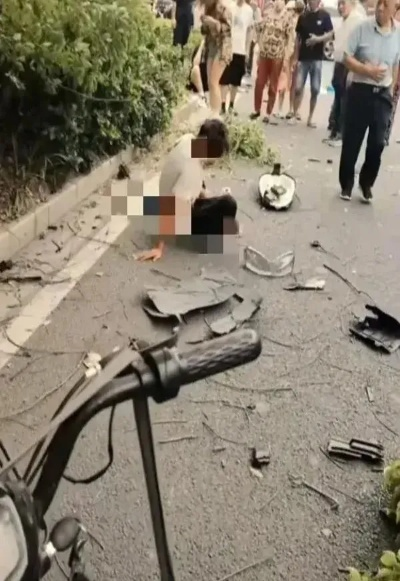 悲剧发生，男童车祸身亡，家属痛诉肇事者为干部，社会关注焦点引热议